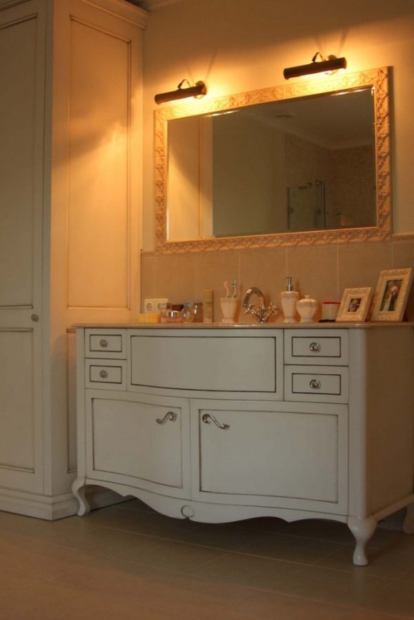 Bathroom furniture (1)