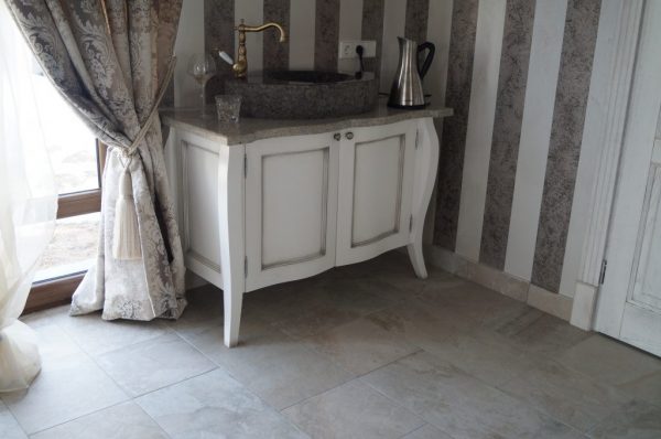Bathroom furniture (11)