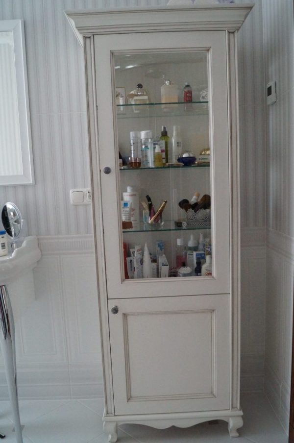 Bathroom furniture (13)