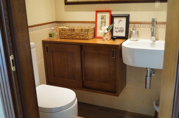 Bathroom furniture (2)