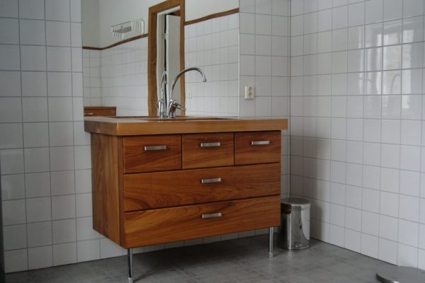 Bathroom furniture (4)