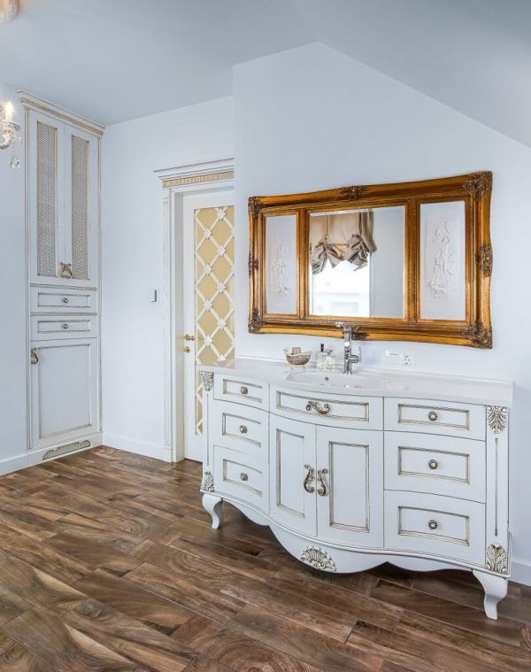 Bathroom furniture (7)