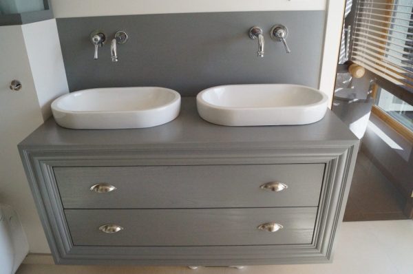 Bathroom furniture (9)