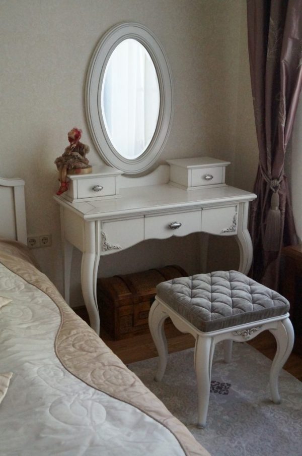Bedroom rurniture (1)