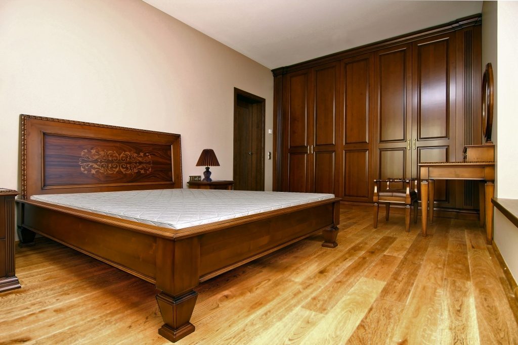 Bedroom furniture (11)