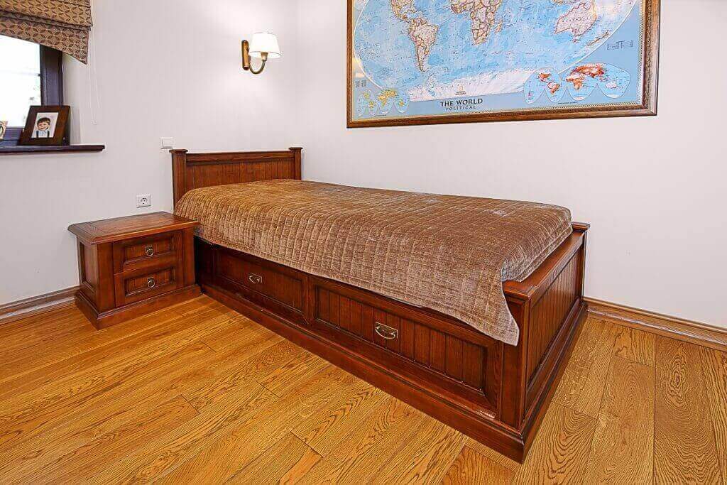 Bedroom rurniture (3)