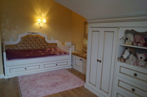 Bedroom rurniture (9)