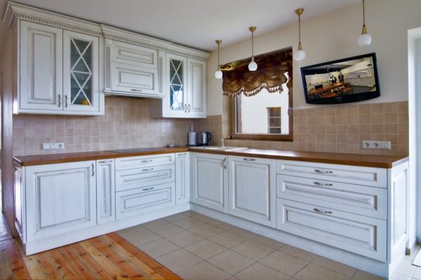 Kitchen furniture (2)