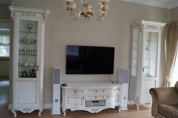 Livingroom furniture (7)